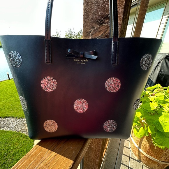 Kate Spade tote - Picture 1 of 5
